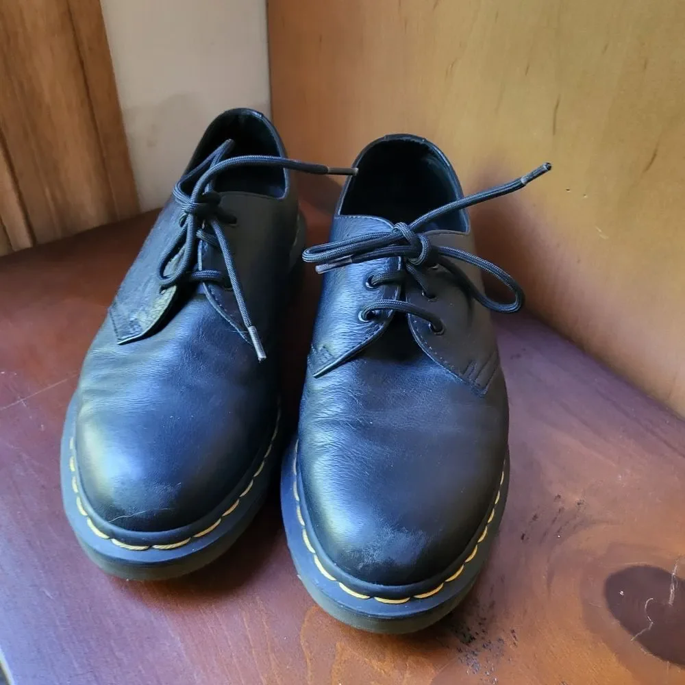 NWOT - Doc Martens - Size 8